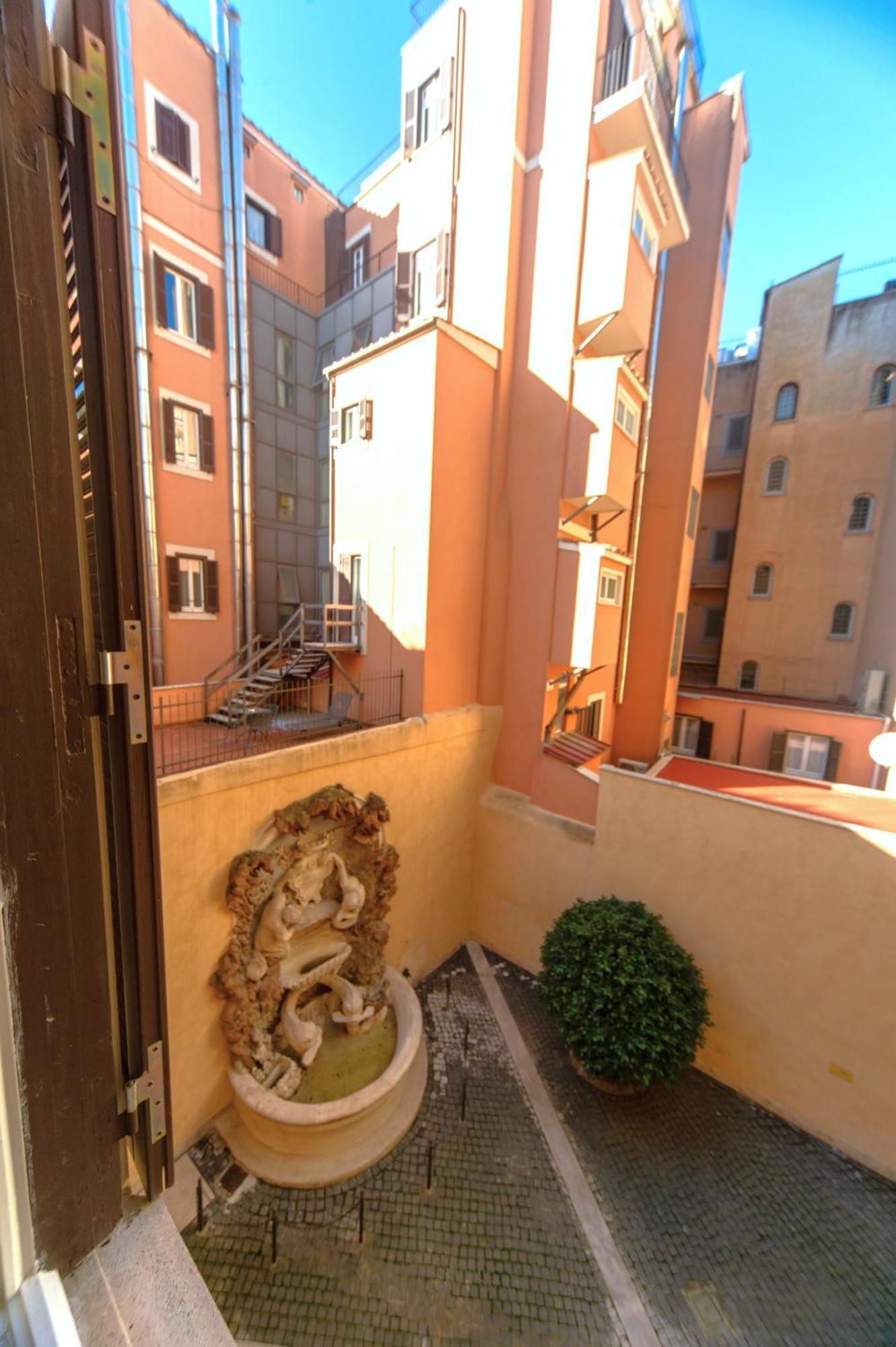 Bernini Stay, Next To Trevi Fountain Roma Ngoại thất bức ảnh